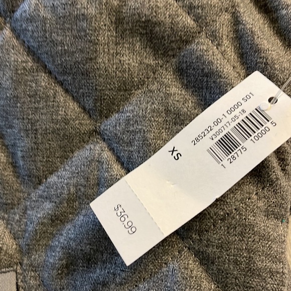 New with tags Old Navy Sz Xs vest gray - Picture 4 of 4